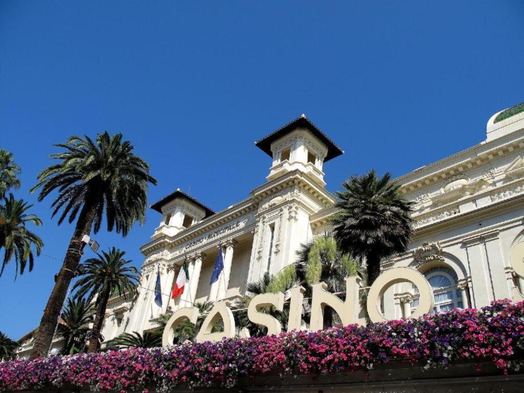 Casa Rosa Lucia Centrale Con Parcheggio Sanremo Exterior photo
